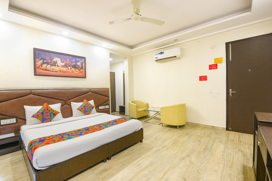 fabhotel sai village sector 46
