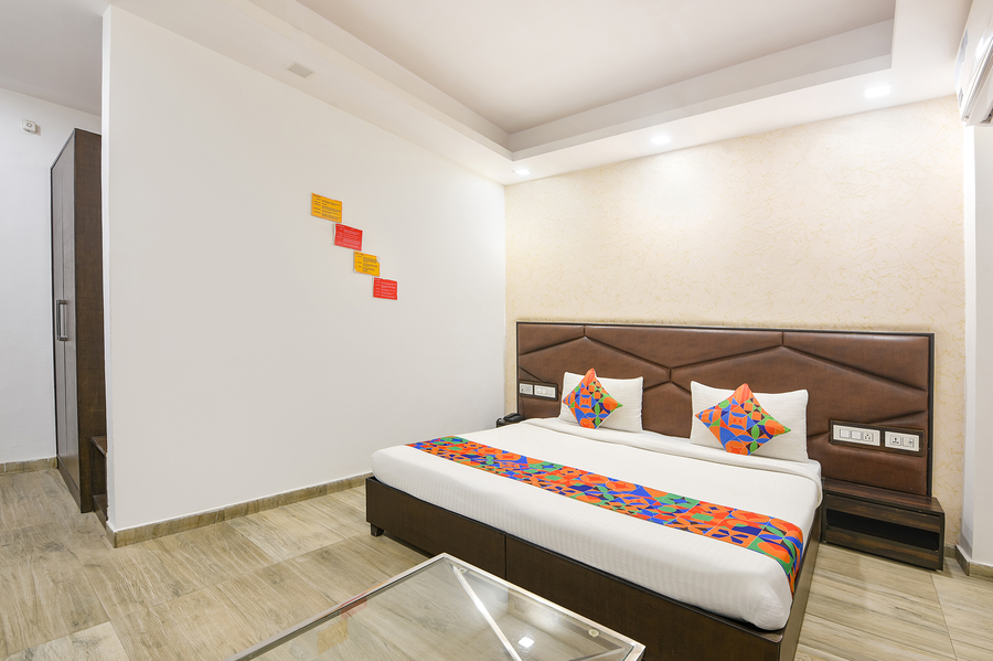 fabhotel sai village sector 46