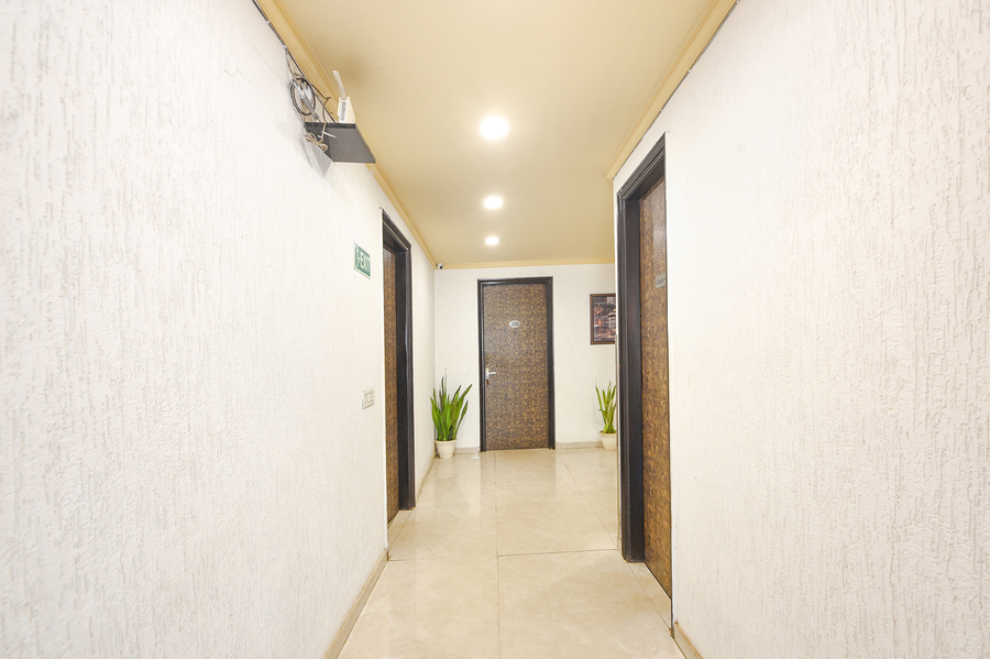 fabhotel sai village sector 46