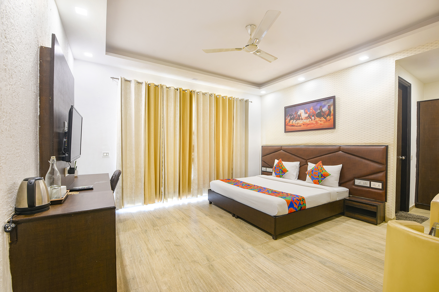 fabhotel sai village sector 46
