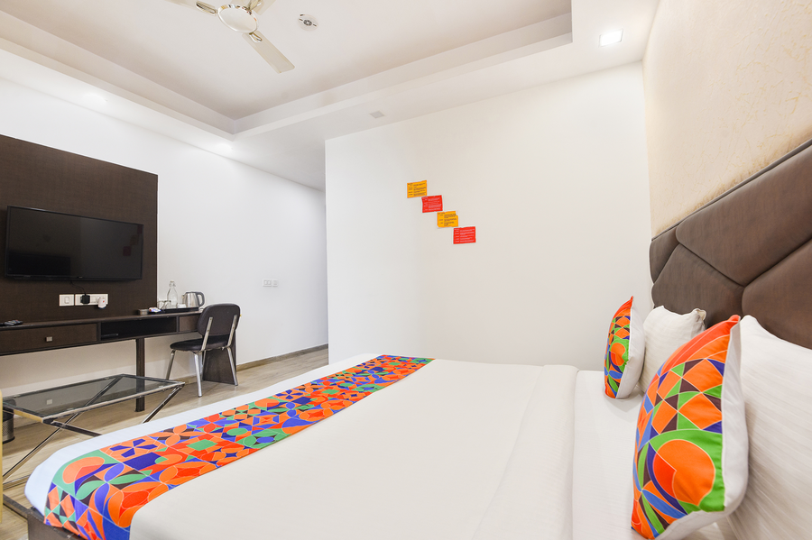 fabhotel sai village sector 46