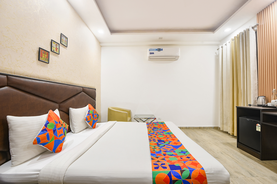 fabhotel sai village sector 46