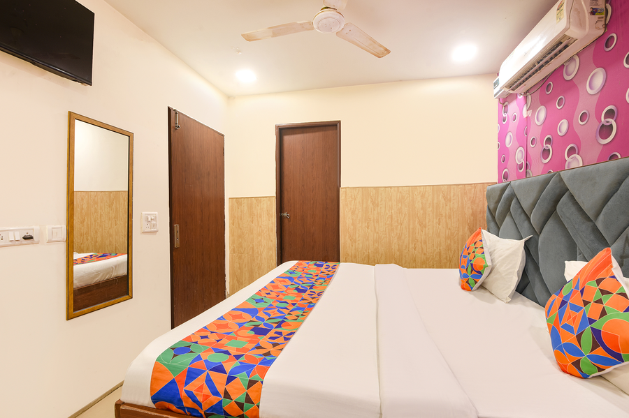 Fabhotel Snow Valley,Plot No. 11, 12 & Plot No. 6, Gulab Bagh, Metro Pillar No. 736, Uttam Nagar,3 star