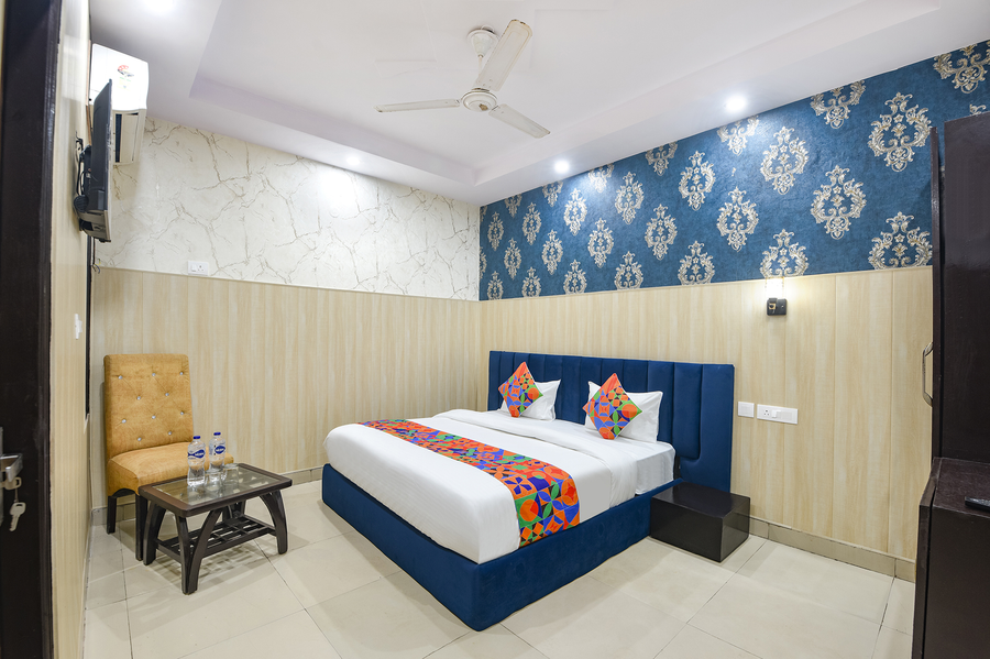 Fabhotel Crown Residency,A-72, 18/1, Mathura Road, Ajrondi Faridabad, Sector-20A, Sector 20, Faridabad 121006,3 star