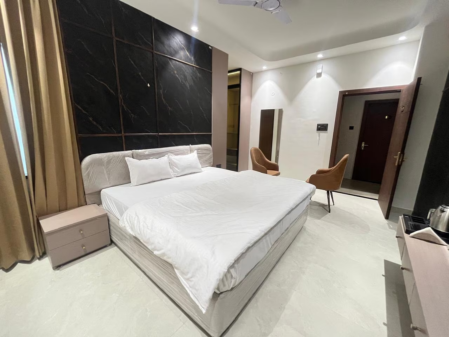hotel gajanan sehore kubereshwar dham road near by railway station