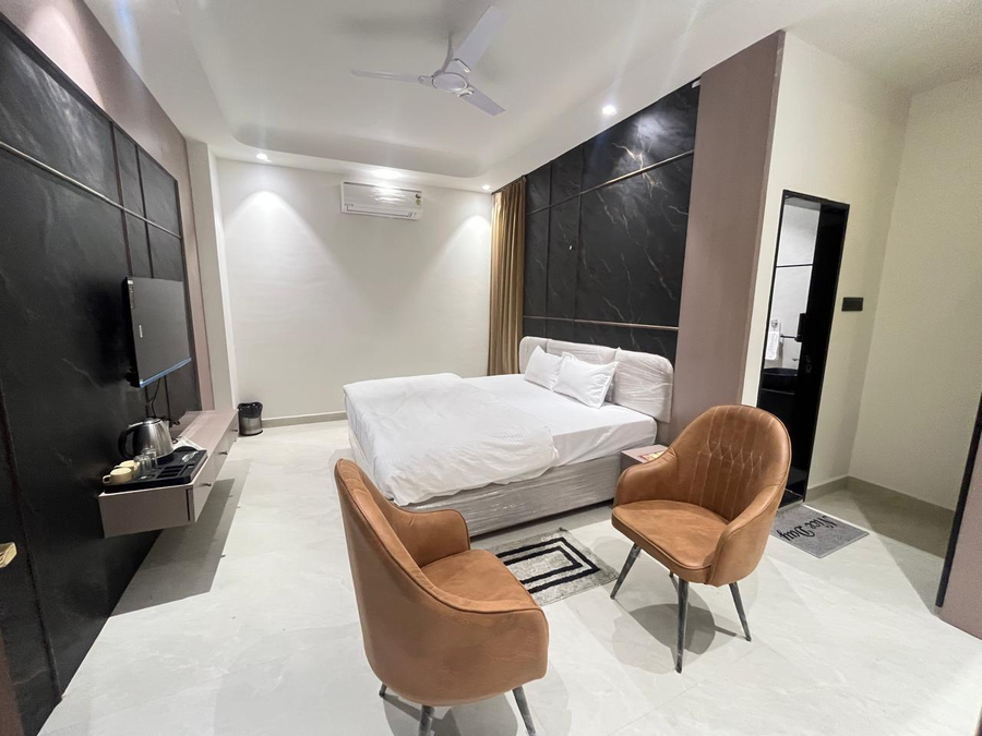 hotel gajanan sehore kubereshwar dham road near by railway station