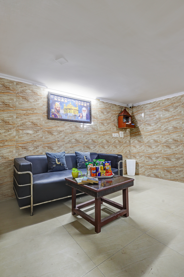 Hotel The Prime Near Aerocity New Delhi,A-81, Road No-6, Mahipalpur, New Delhi-110037.,3 star