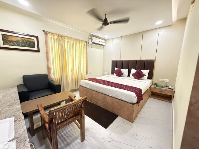 hotel arya palace