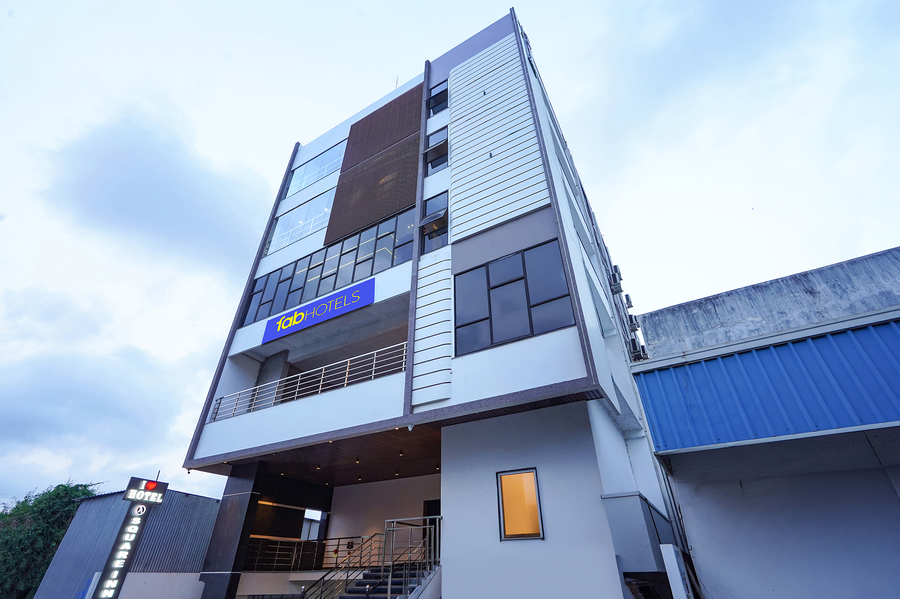 Fabhotel A Square - 400M From Bhimavaram Junction,2, 3, 4, Rs No 674/3, P P Road, Police Bomma Centre, West Godavari,3 star