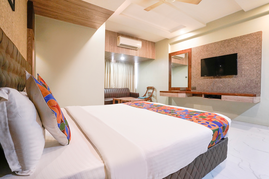 Fabhotel Prasad International,Ground Floor, Ronak Shop Ind Premises, Western Express Highway, Nr Thakur Complex, Dahisar Check Naka, Mira Bhayandar, Thane, Mira Bhayandar, Mumbai 401104,3 star