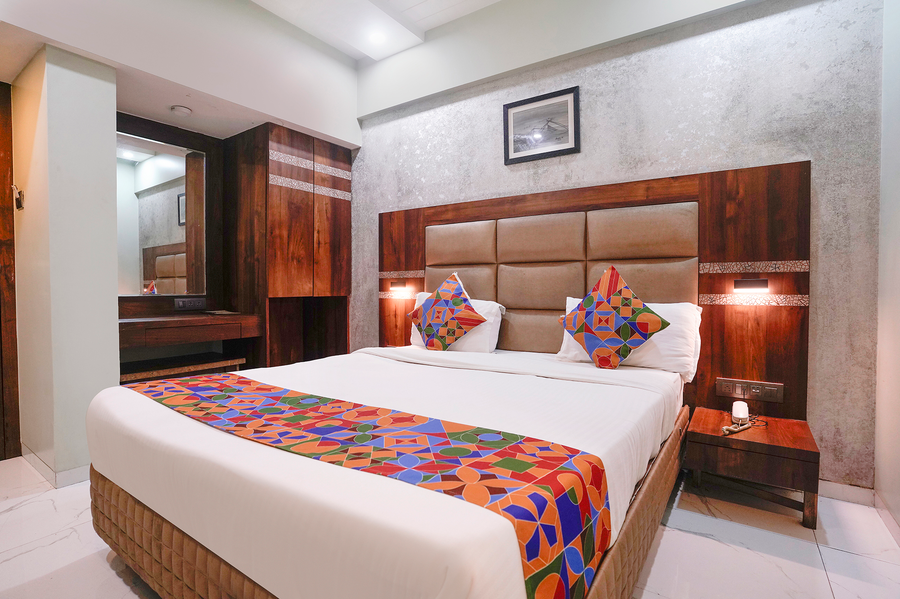Fabhotel Prasad International,Ground Floor, Ronak Shop Ind Premises, Western Express Highway, Nr Thakur Complex, Dahisar Check Naka, Mira Bhayandar, Thane, Mira Bhayandar, Mumbai 401104,3 star