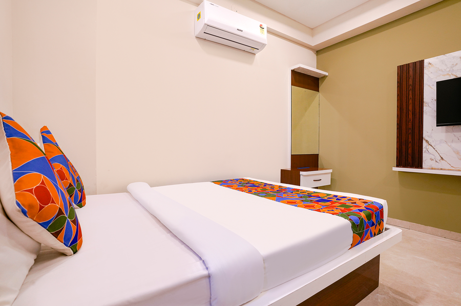 fabhotel royal inn regency