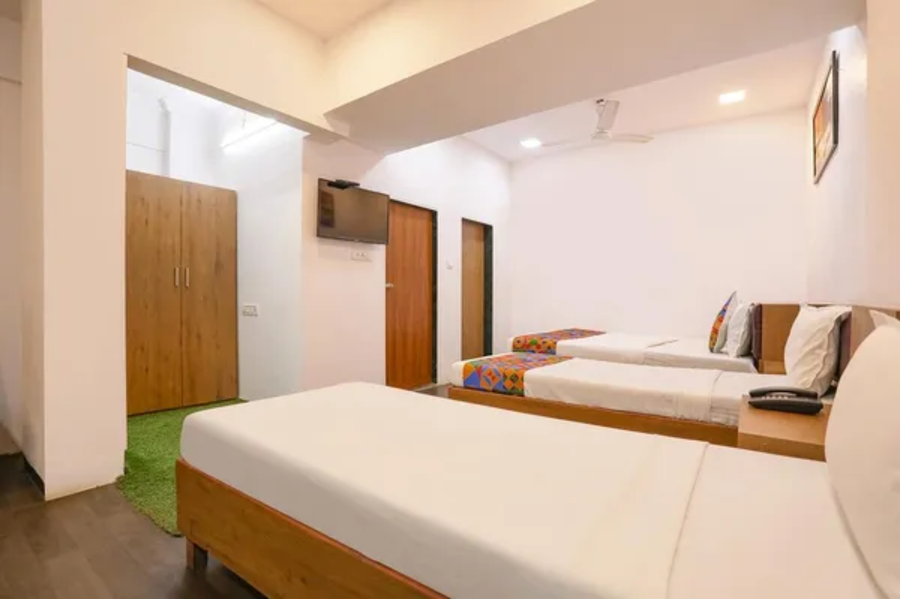 fabhotel aksa inn