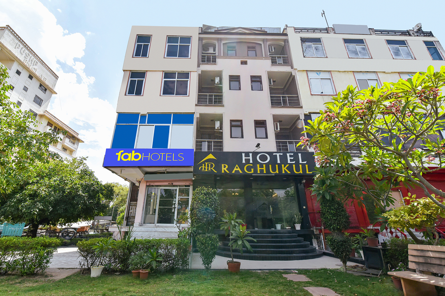 fabhotel raghukul