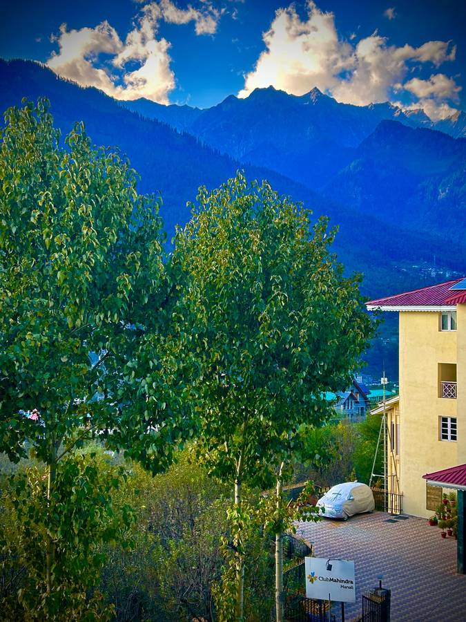 smart lakhanpal resort