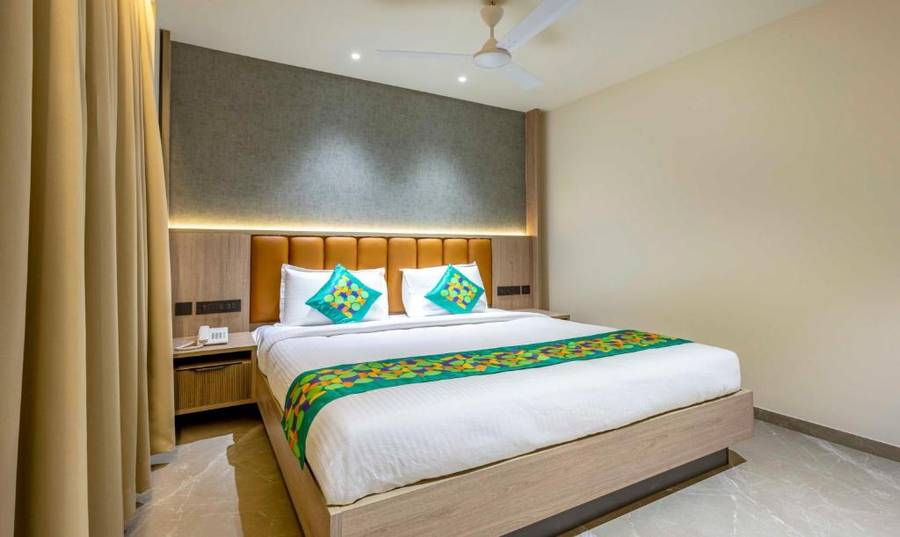 Treebo Lalitha, Rk Beach,,3 star