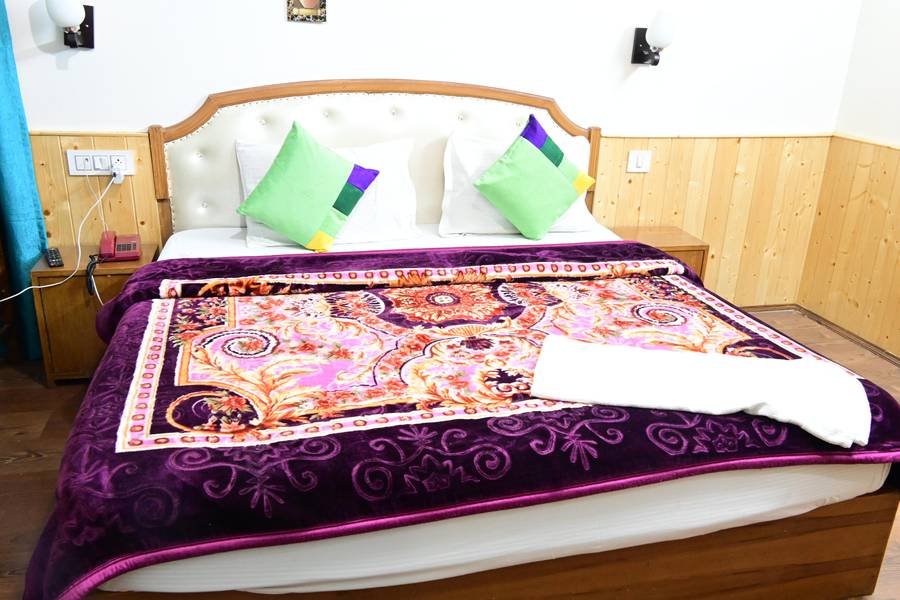 smart lakhanpal resort