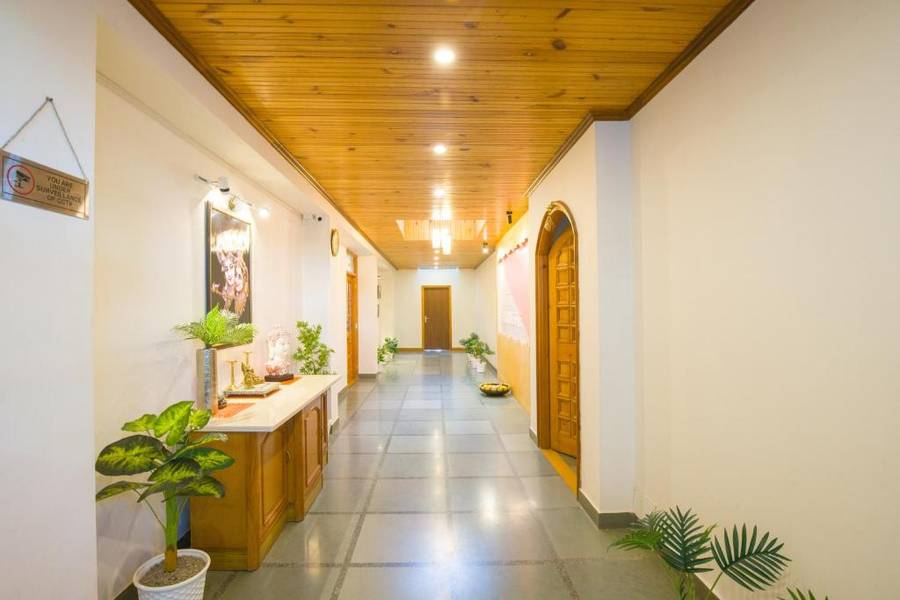 Hemkunj Petal By Alaya Stays,,4 star