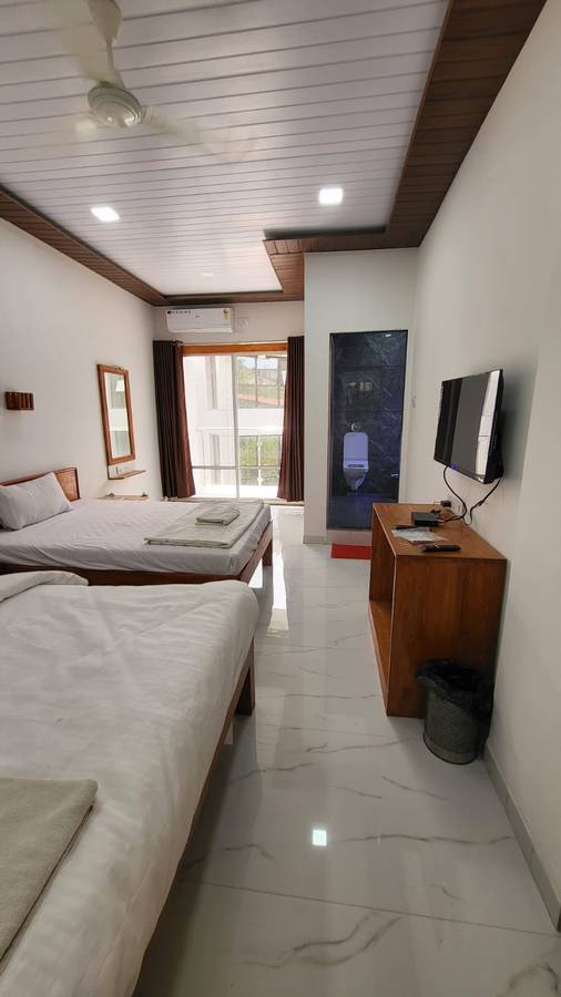 Hillside Heaven,,3 star