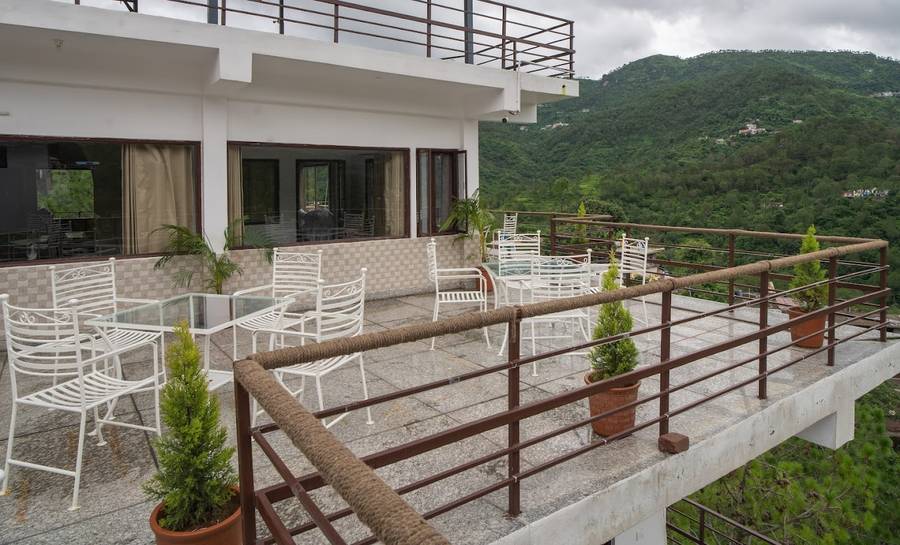 Captain Resort,Dharampur Kasauli Road,3 star
