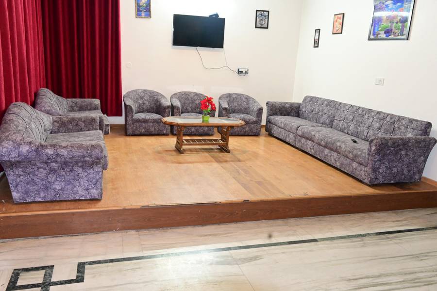 smart lakhanpal resort