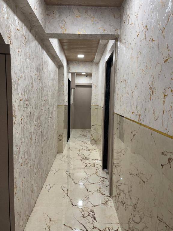 Hotel Newyork By Stayzy,,3 star