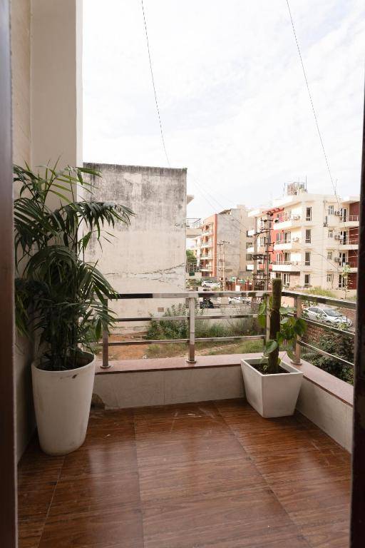 The Lodgers Hotel - Sector 38 Near Medanta Medicity,Sector 38,3 star