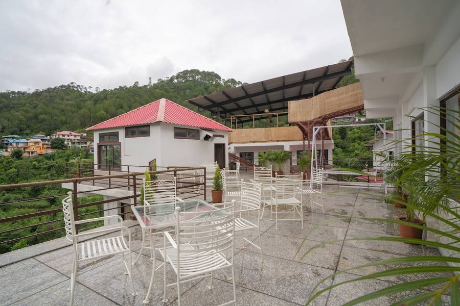 Captain Resort,Dharampur Kasauli Road,3 star