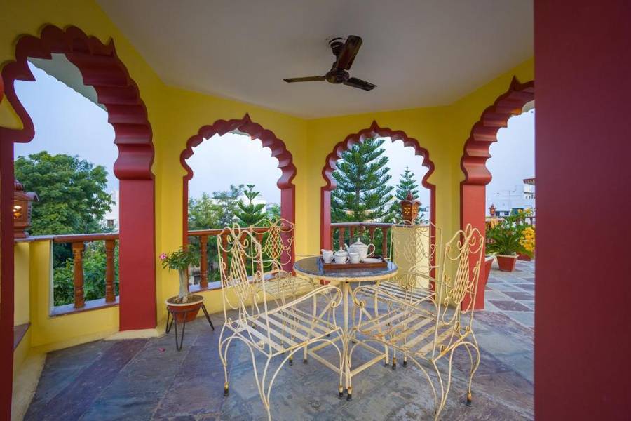 alaya stays 2 bhk with garden and outdoor area abhimanyu mansion topaz