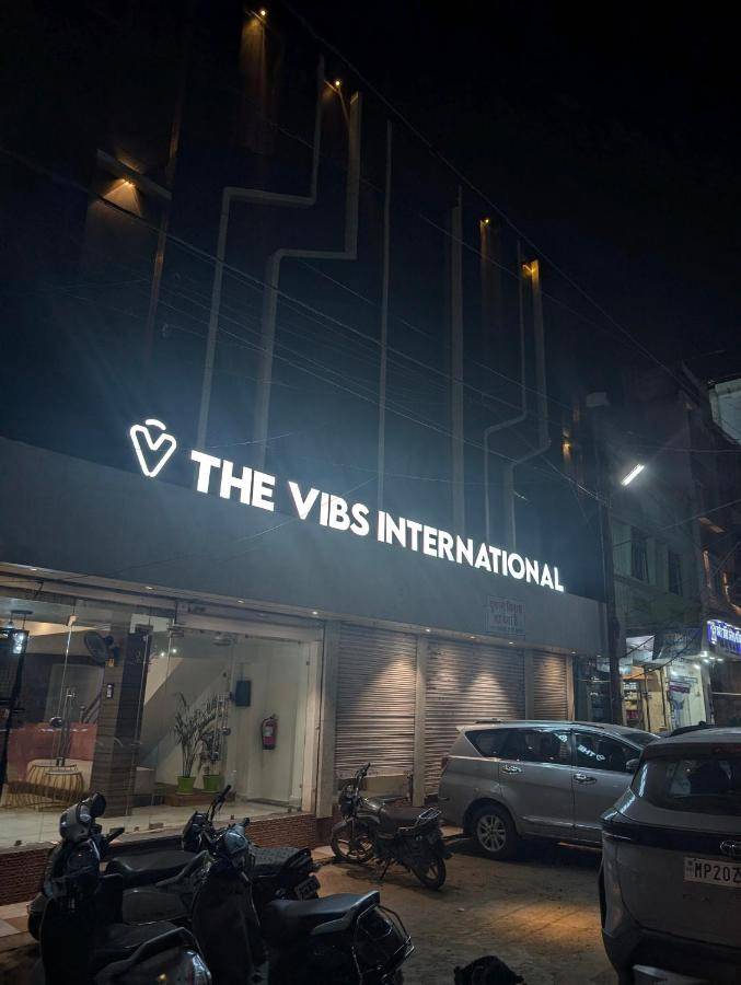 The Vibs International,Damoh,3 star