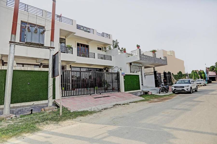 Shree Hotel,,3 star