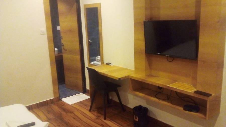 Hotel Hoxton,,3 star