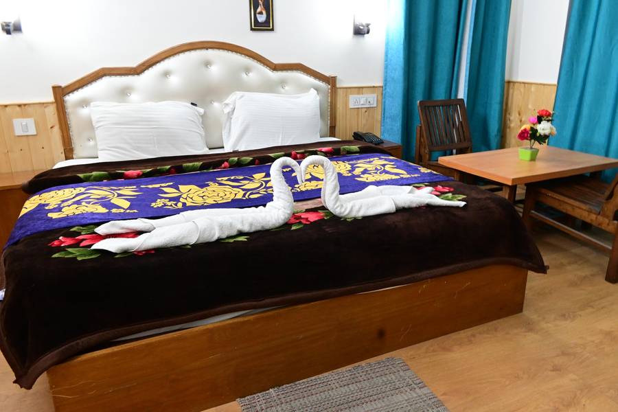 smart lakhanpal resort