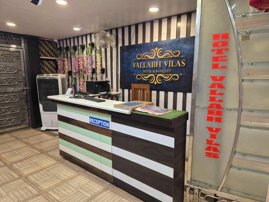 Collection O Hoshangabad,,2 star