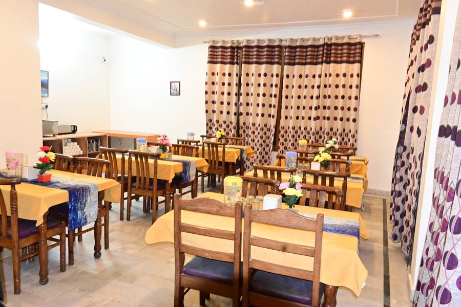 smart lakhanpal resort