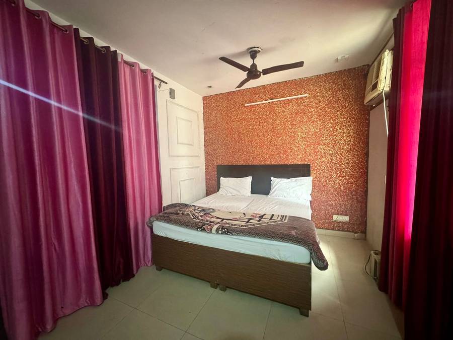 Gurugram Home Residency,Sector 52,2 star