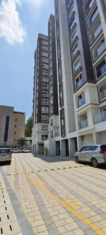 Sakthi Holiday's Inn,,2 star