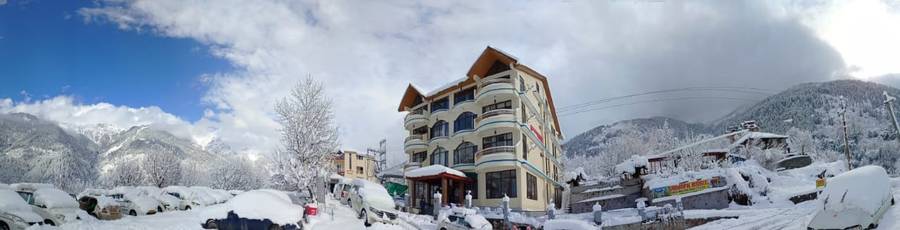 smart lakhanpal resort