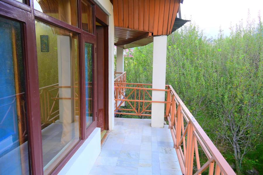 smart lakhanpal resort