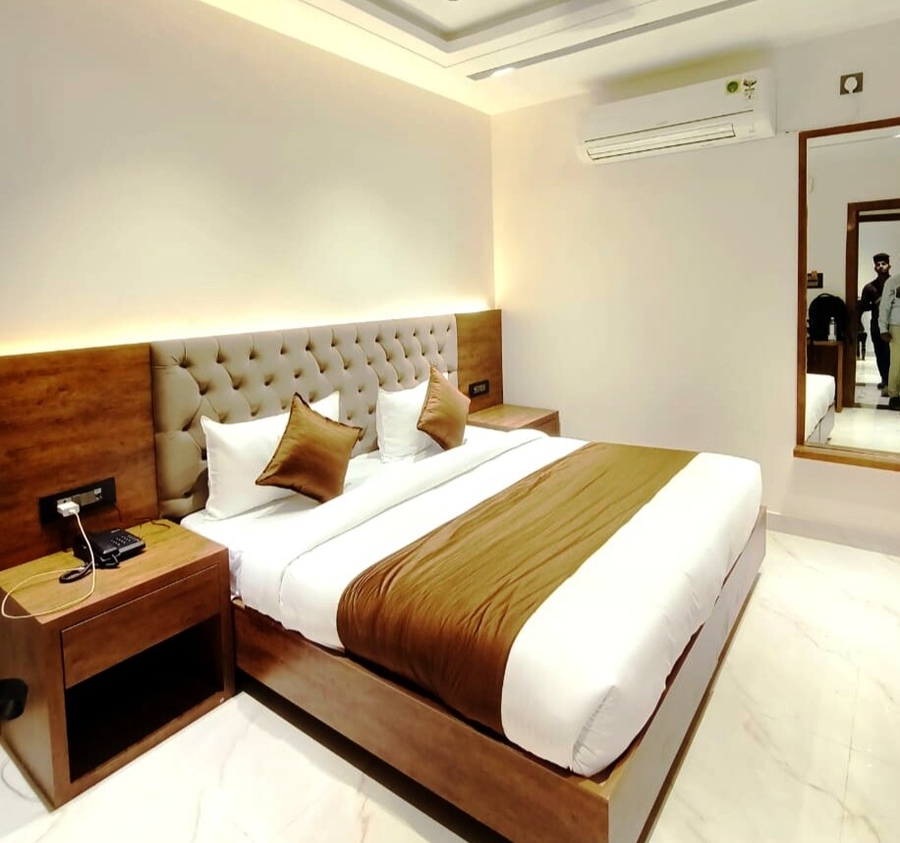 Hotel Sapphire,Tulsi Vihar Colony,3 star