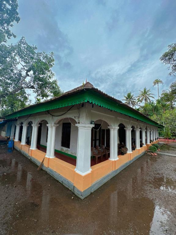 Kallupurackal Heritage Island Home By Lexstays,India>>Muhamma,3 star