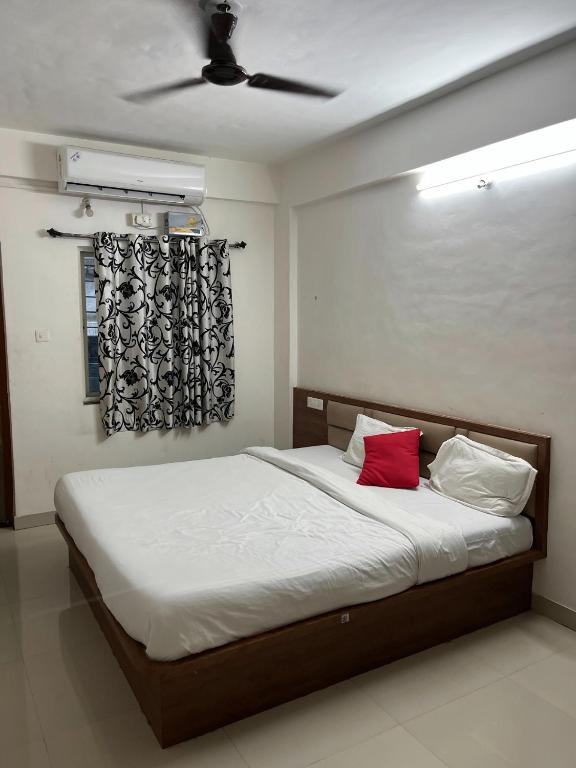 Hotel Lake View,Lohegaon, Pune,3 star
