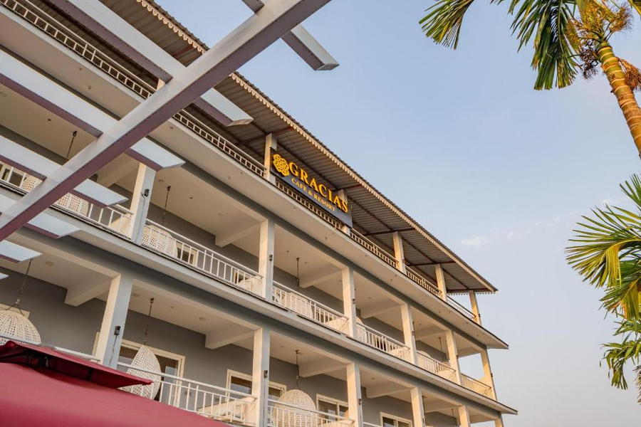 alaya stay gracias bleu retreat with sea views and restro close to ashvem beach