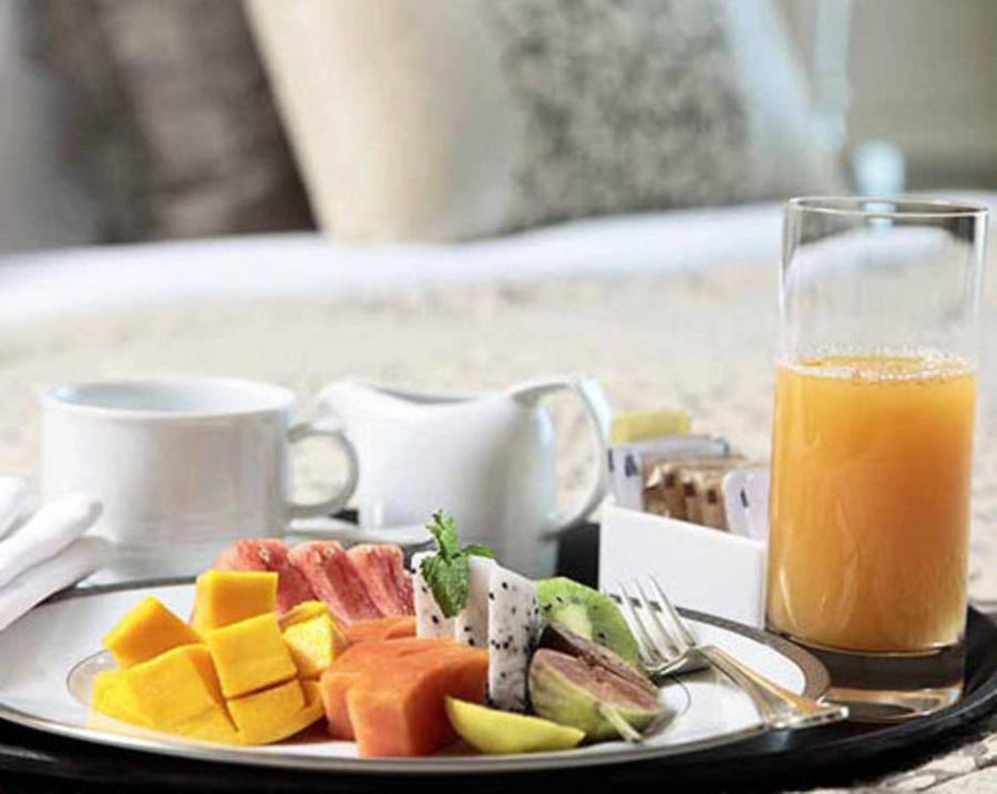 Hotel Platinum Palace Near Medanta Hospital Sector 38,Sector 38,3 star