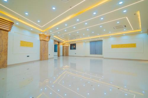 Hotel De Grand Dwarka,,2 star