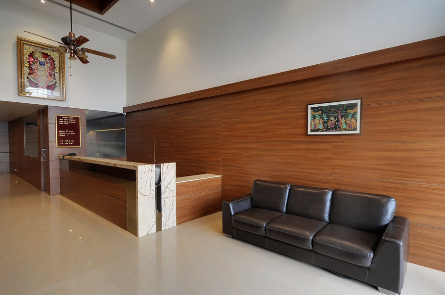 hotel shreeji vatika airport road