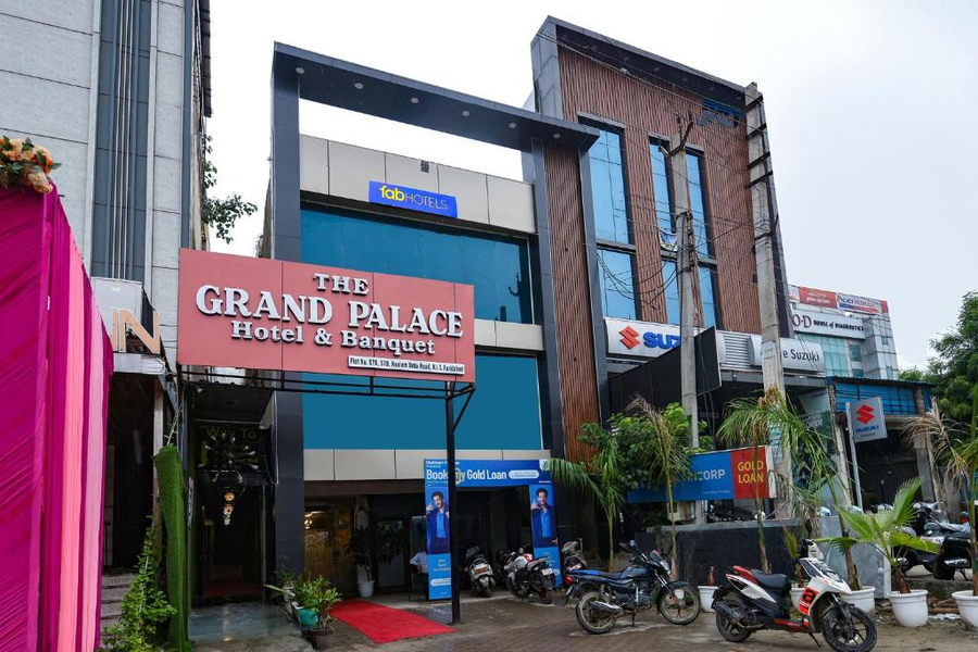Fabexpress The Grand Palace,,3 star