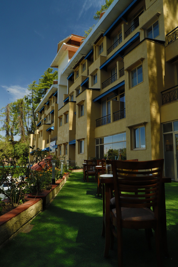 Shimla Golf Resorts,Naldehra,4 star