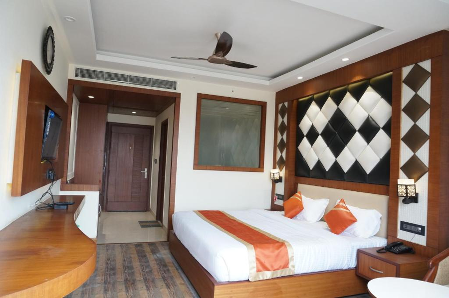 Hotel Grand Palace,,3 star