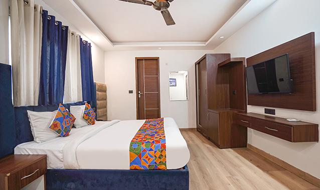 Fabhotel Golden Eye Inn - Nehru Place Market,,3 star